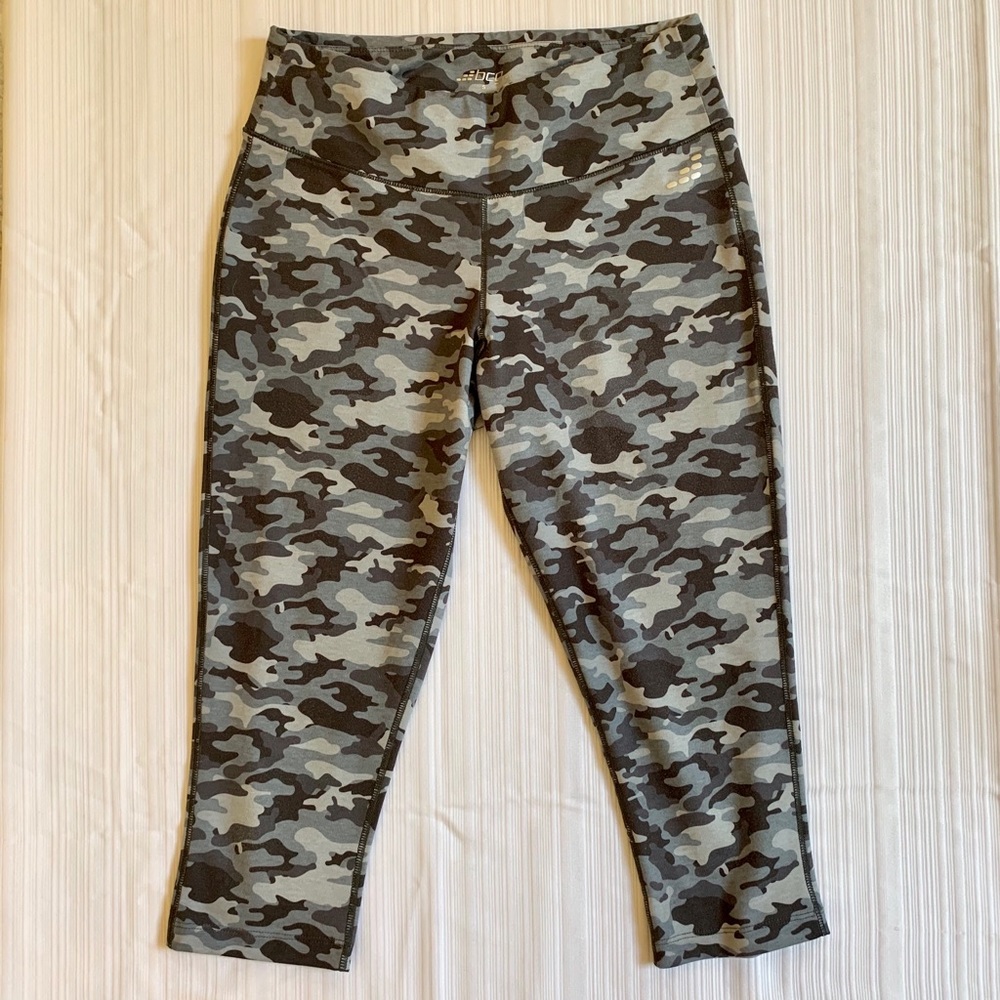 Camo Workout Capris - Small